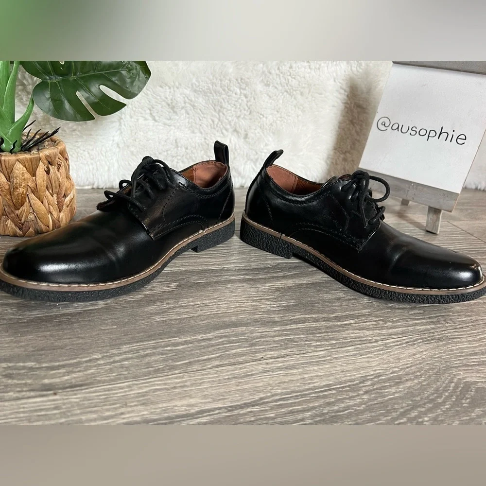 Deer stags Zander lace up Oxford in black. Size 1M